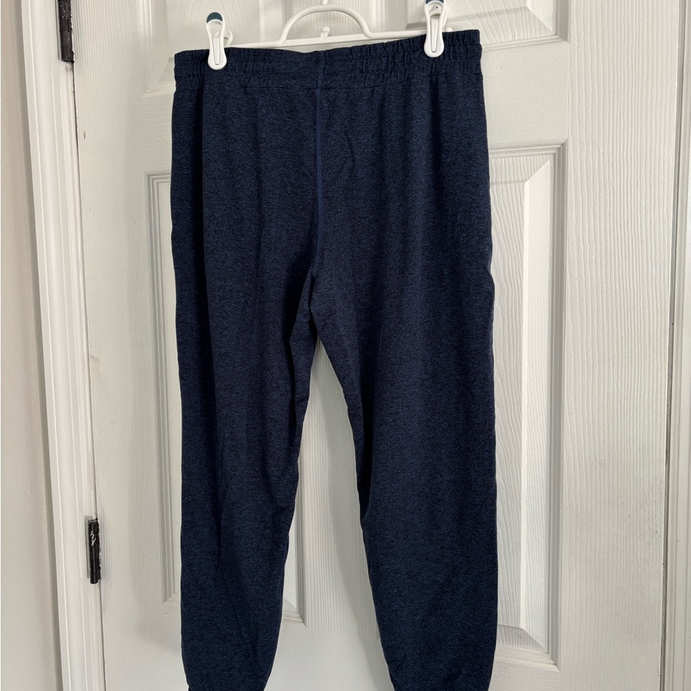 Vuori Performance Jogger - Picture 8 of 9